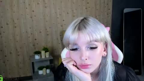 Snapshot of lura_lust chatting on 20, 7, 2026 Lura-Lust online show from 20, 7, 2026