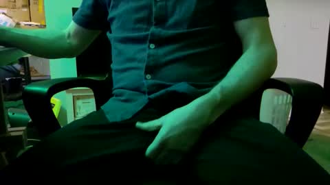 lurkin4alivin online show from 8, 1, 2026