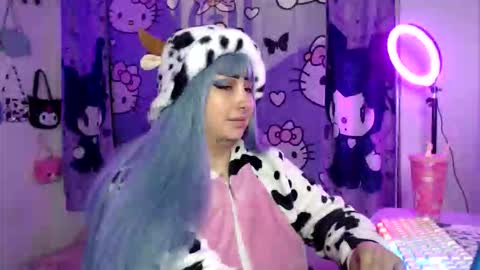 Snapshot of lussyevans_ chatting on 21, 10, 2025 lussyevans_ online show from 21, 10, 2025