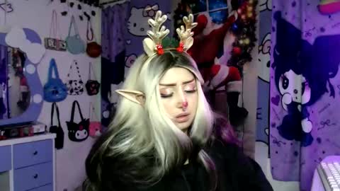 lussyevans_ online show from 19, 12, 2025