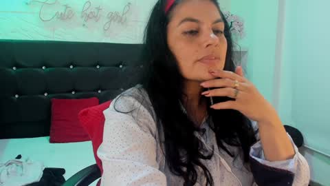 Angela 3 online show from 16, 12, 2024