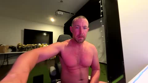 Snapshot of lustfull4you chatting on 6, 1, 2025 lustfull4you online show from 6, 1, 2025