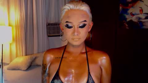 AdriannaFowks online show from 25, 5, 2026