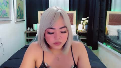 Snapshot of lustfuloffendertrina chatting on 2, 1, 2025 Trina online show from 2, 1, 2025