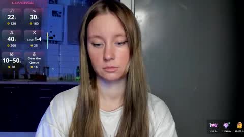 Snapshot of lusyagreenberg chatting on 11, 9, 2025 LusyaGreenberg online show from 11, 9, 2025