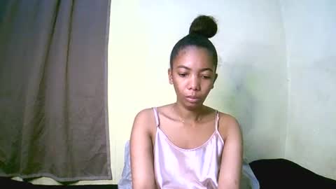 Snapshot of lutchia chatting on 2, 10, 2025 lutchia online show from 2, 10, 2025