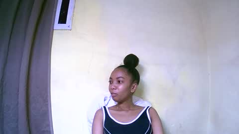 Snapshot of lutchia chatting on 3, 10, 2025 lutchia online show from 3, 10, 2025