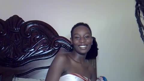 lutino_lovebirds online show from 24, 3, 2026