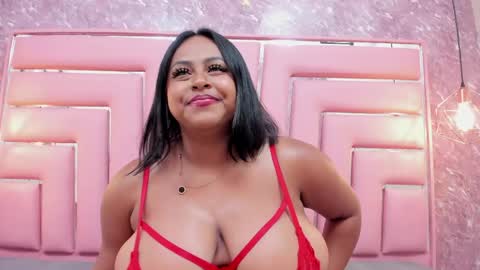 Snapshot of luu_adams chatting on 25, 5, 2026 Luu online show from 25, 5, 2026
