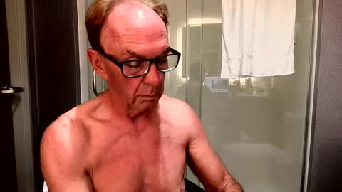 Snapshot of luv_missle chatting on 20, 6, 2026 luv_missle online show from 20, 6, 2026