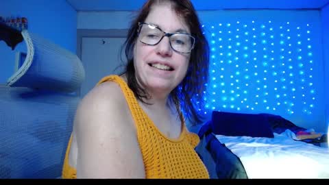 Snapshot of luvely_gurl chatting on 8, 12, 2024 Shauna online show from 8, 12, 2024