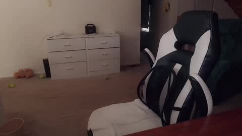 Snapshot of luvs2bbritney chatting on 3, 11, 2025 Britney online show from 3, 11, 2025