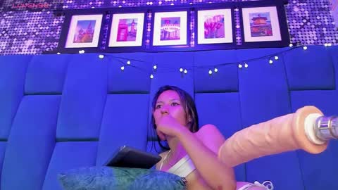 lux_bitchx online show from 28, 9, 2025