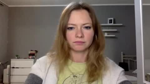 Snapshot of lux_millie chatting on 21, 10, 2025 Millie online show from 21, 10, 2025