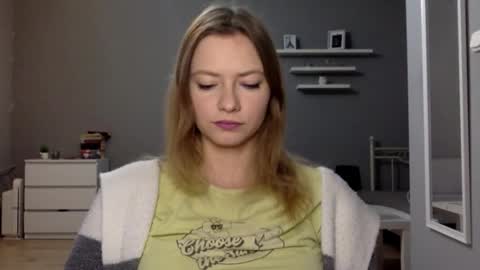 Snapshot of lux_millie chatting on 29, 10, 2025 Millie online show from 29, 10, 2025