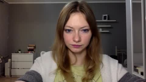 Snapshot of lux_millie chatting on 27, 11, 2025 Millie online show from 27, 11, 2025