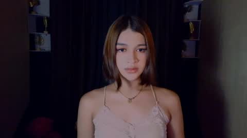 queen lux online show from 7, 5, 2026