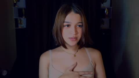 queen lux online show from 11, 5, 2026