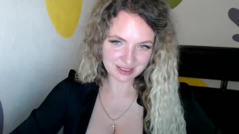 Snapshot of luxdonna chatting on 13, 6, 2026 Donna online show from 13, 6, 2026