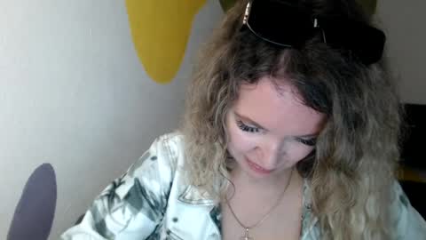 Snapshot of luxdonna chatting on 17, 6, 2026 Donna online show from 17, 6, 2026