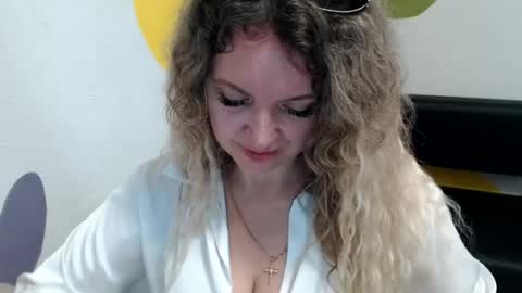 Snapshot of luxdonna chatting on 19, 6, 2026 Donna online show from 19, 6, 2026