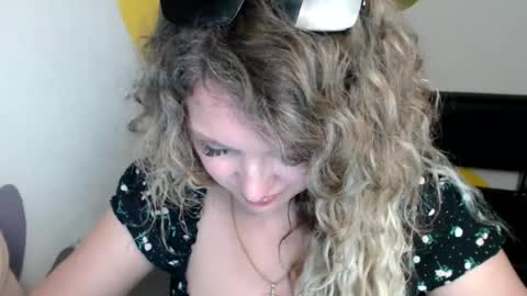 Snapshot of luxdonna chatting on 21, 6, 2026 Donna online show from 21, 6, 2026