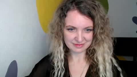 Snapshot of luxdonna chatting on 7, 7, 2026 Donna online show from 7, 7, 2026
