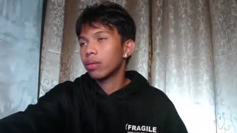 Snapshot of luxirfy_xx chatting on 11, 10, 2025 luxirfy online show from 11, 10, 2025