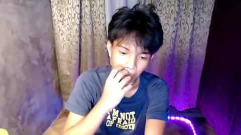 Snapshot of luxirfy_xx chatting on 7, 1, 2026 luxirfy online show from 7, 1, 2026