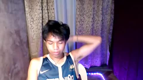 Snapshot of luxirfy_xx chatting on 1, 2, 2026 luxirfy online show from 1, 2, 2026