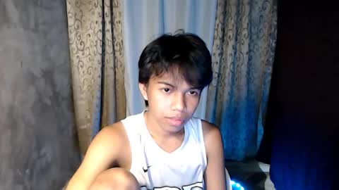 Snapshot of luxirfy_xx chatting on 4, 2, 2026 luxirfy online show from 4, 2, 2026