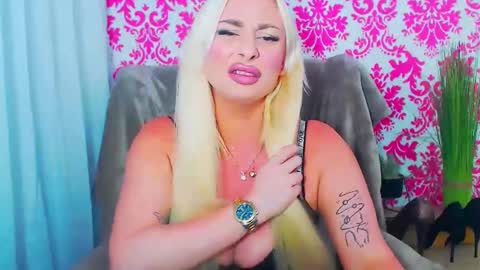 Luxuriaa online show from 25, 11, 2025