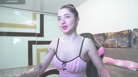 Snapshot of luxuryalma18 chatting on 4, 6, 2026 Alma online show from 4, 6, 2026