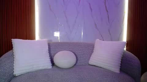 Snapshot of luxurycoupl chatting on 7, 10, 2025 Lesly And Arnold online show from 7, 10, 2025