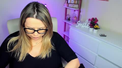 Snapshot of luxxx_diana chatting on 28, 2, 2025 Diana online show from 28, 2, 2025