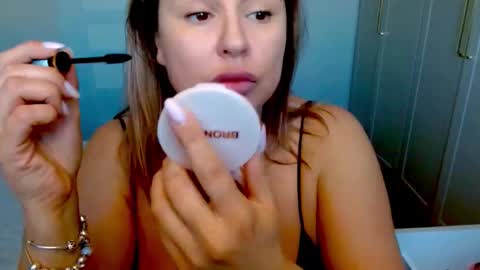 Snapshot of luxxx_diana chatting on 6, 11, 2025 Diana online show from 6, 11, 2025