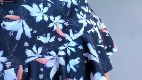 Snapshot of luxylux_ chatting on 18, 4, 2026 Luxy Lux online show from 18, 4, 2026