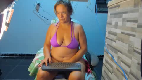 Snapshot of luzamandacastellanos chatting on 2, 12, 2025 ruby50 online show from 2, 12, 2025