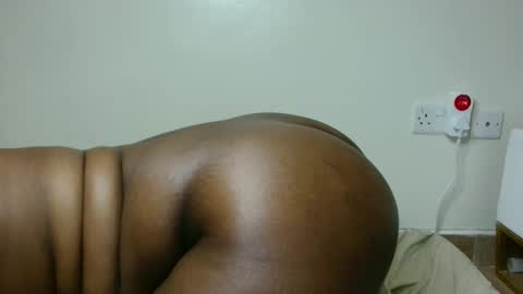 Snapshot of luzremi chatting on 10, 9, 2025 luzremi online show from 10, 9, 2025