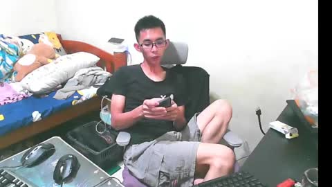 Snapshot of lvoe810930 chatting on 1, 3, 2025 lvoe810930 online show from 1, 3, 2025