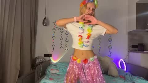 Snapshot of lxsundolyxl_ chatting on 4, 10, 2025 lxsundolyxl_ online show from 4, 10, 2025