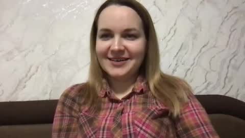 Snapshot of lyeeu25 chatting on 7, 3, 2025 Tina online show from 7, 3, 2025