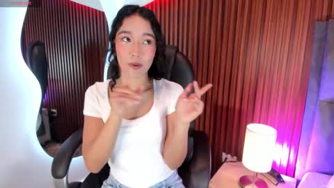 Snapshot of lyhana_lee chatting on 27, 9, 2025 Lyhana Lee online show from 27, 9, 2025