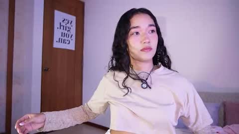 Snapshot of lyhana_lee chatting on 8, 11, 2025 Lyhana Lee online show from 8, 11, 2025