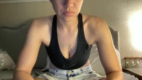 Snapshot of lylajades chatting on 6, 2, 2025 Olivia online show from 6, 2, 2025