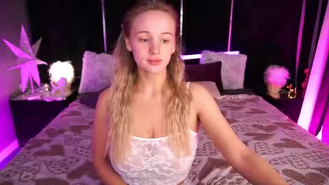 Snapshot of lylanimfa chatting on 5, 7, 2026 lylanimfa online show from 5, 7, 2026