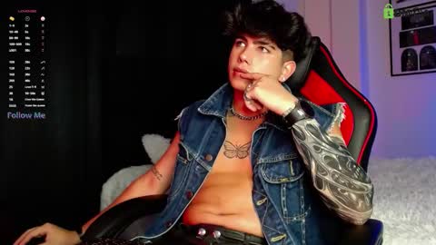 Snapshot of lylebennett_ chatting on 1, 12, 2025 Lyle Bennett Freelance Model online show from 1, 12, 2025