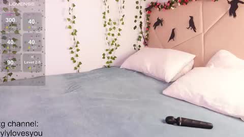 Snapshot of lyly_loveyou chatting on 25, 10, 2025 Lyly online show from 25, 10, 2025