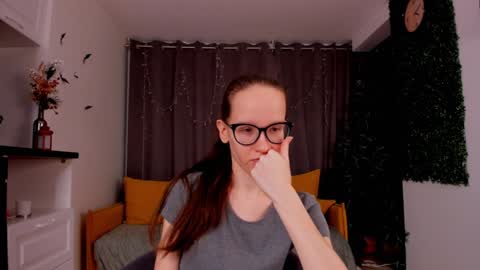 Snapshot of lynettebails chatting on 25, 1, 2025 Sara online show from 25, 1, 2025