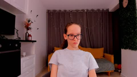 Snapshot of lynettebails chatting on 30, 1, 2025 Sara online show from 30, 1, 2025